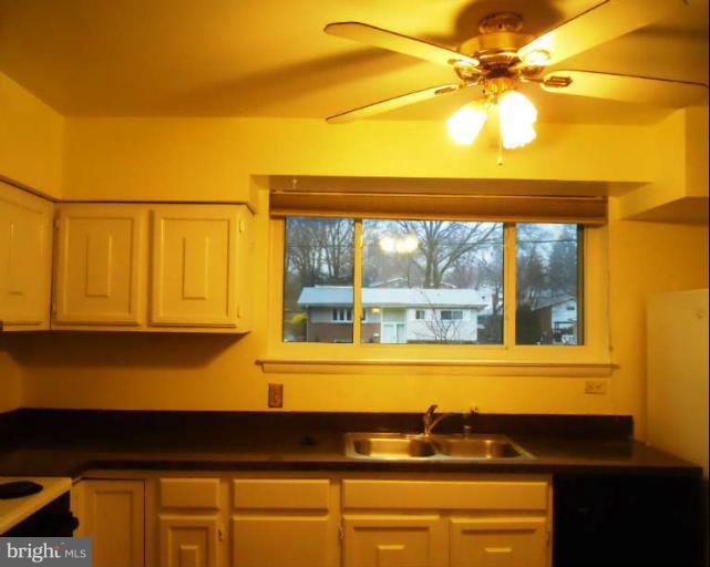 804 Kenbrook Drive Silver Spring, MD 20902 - Photo 4 of 30 Kitchen