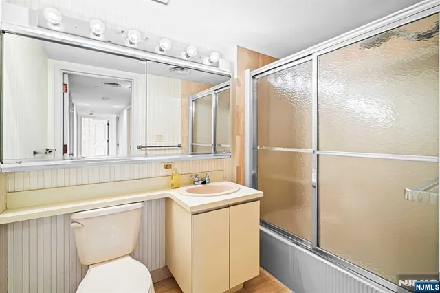 $799,900 | 245 Prospect Avenue, Unit PHB, Hackensack, NJ 07601