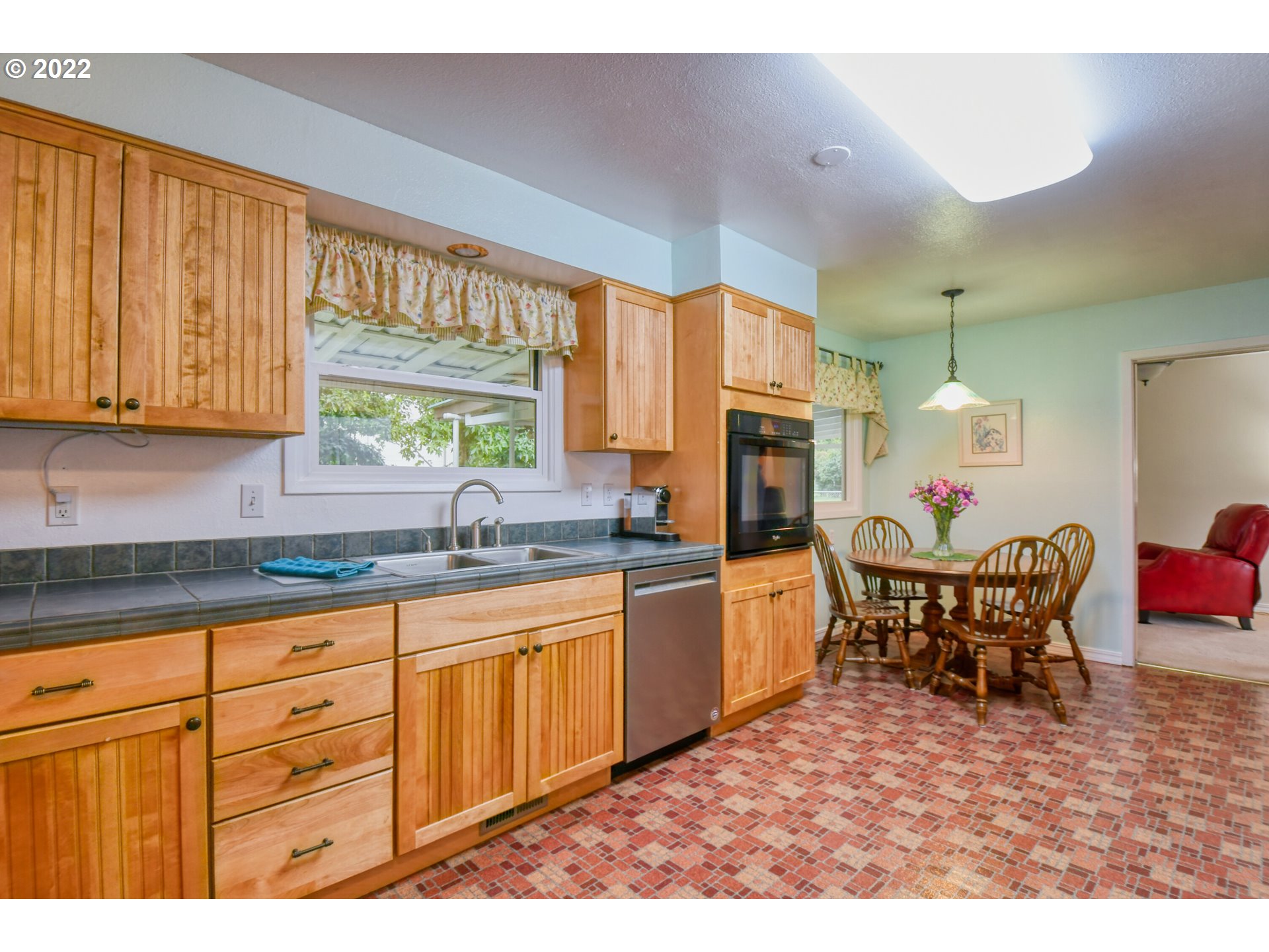 4239 Southwest Broadlane Avenue Pendleton, OR 97801 - Photo 7 of 32 Gallery Image 7