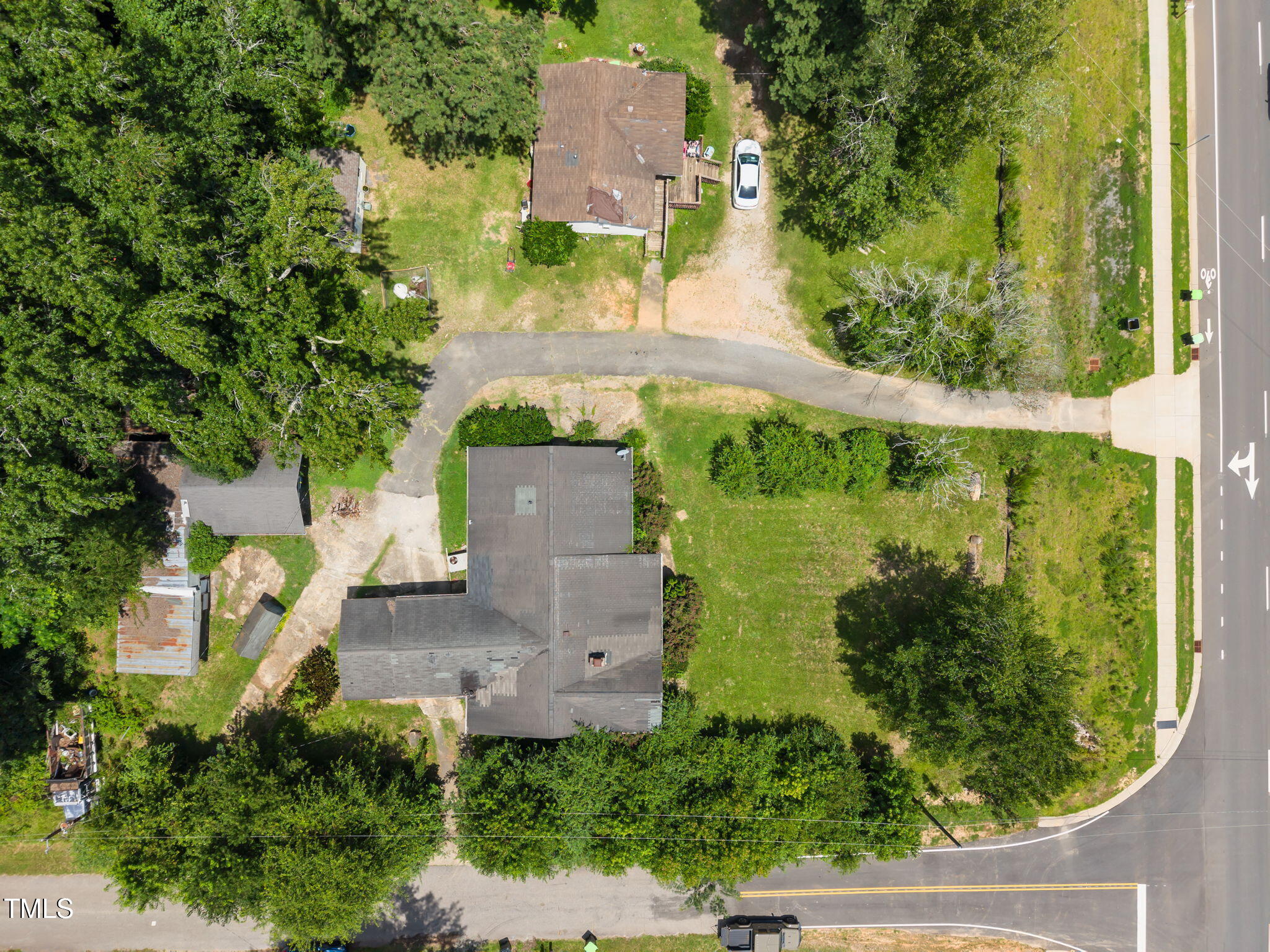 9640 Holly Springs Road Apex, NC 27539 - Photo 6 of 27 3-web-or-mls-DJI_20250717132159_0829_D