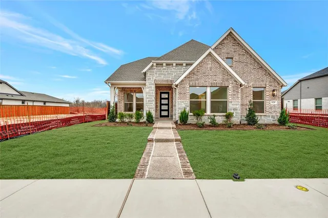 $469,789 | 1020 Violet Drive, Crowley, TX 76036