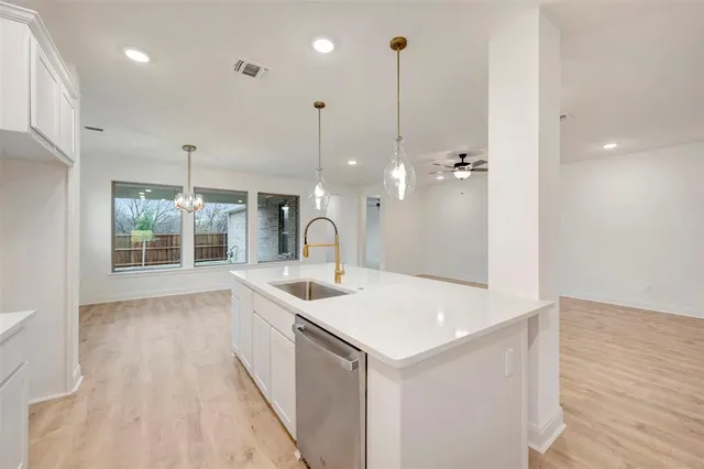 $469,789 | 1020 Violet Drive, Crowley, TX 76036