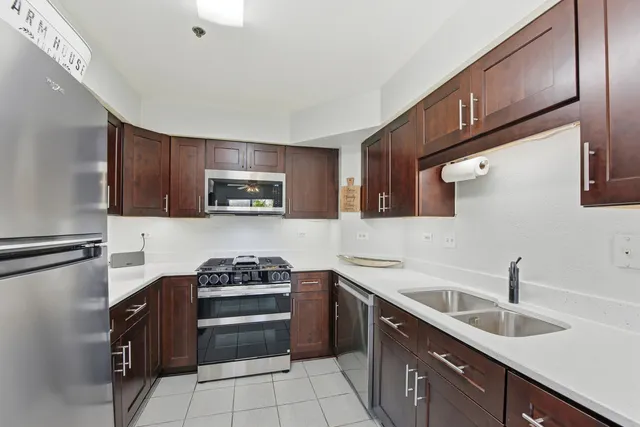 $258,900 | 767 East Whispering Oaks Drive, Unit 767, Palatine, IL 60074