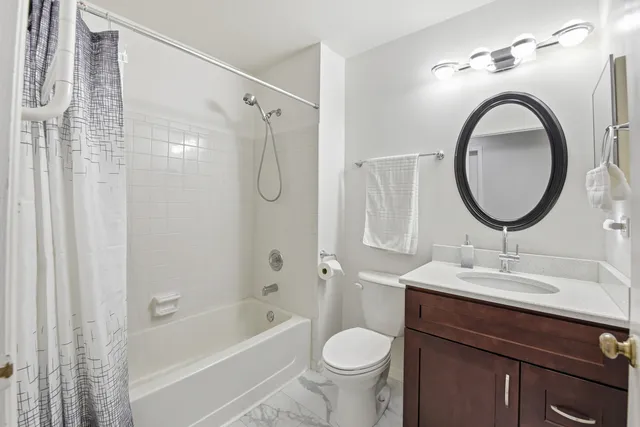 $258,900 | 767 East Whispering Oaks Drive, Unit 767, Palatine, IL 60074