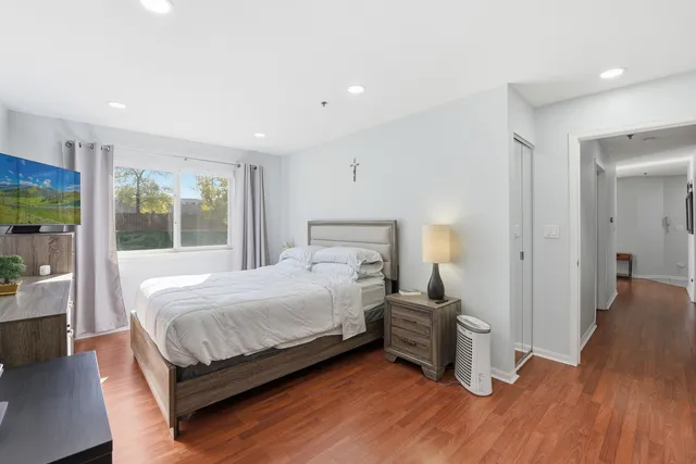 $258,900 | 767 East Whispering Oaks Drive, Unit 767, Palatine, IL 60074