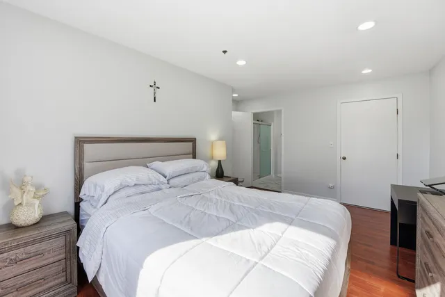 $258,900 | 767 East Whispering Oaks Drive, Unit 767, Palatine, IL 60074