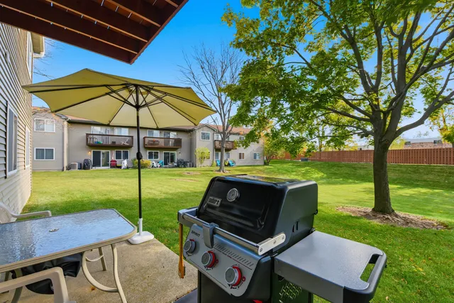 $258,900 | 767 East Whispering Oaks Drive, Unit 767, Palatine, IL 60074