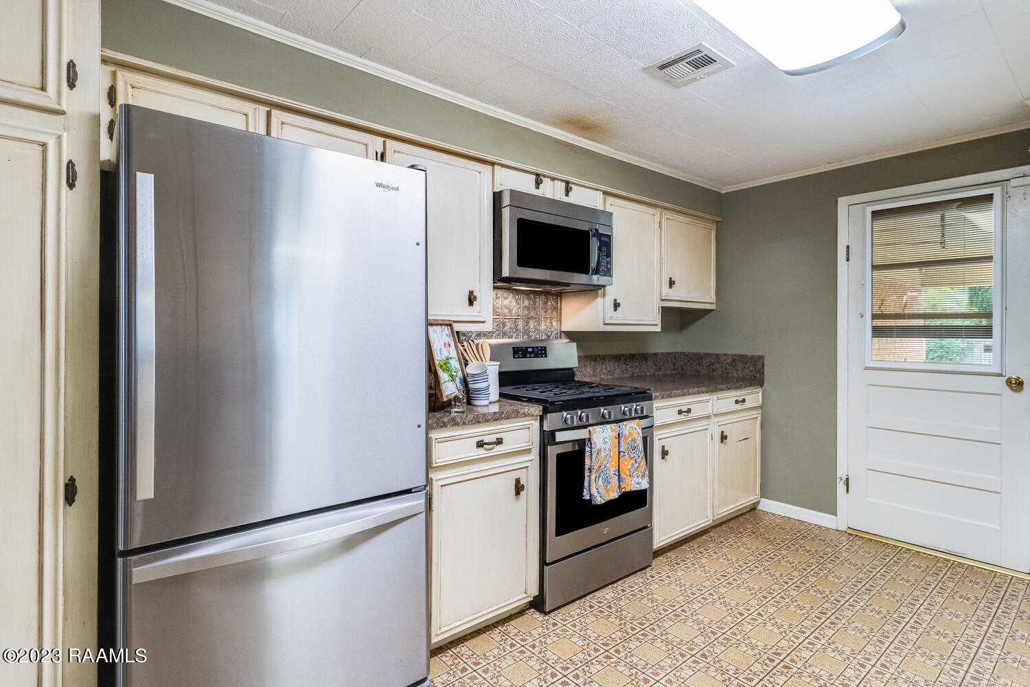 127 Vincent Road Lafayette, LA 70508 - Photo 12 of 31 Gallery Image 12