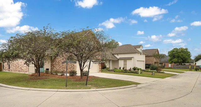 $374,999 | 40020 Wood Duck Court, Gonzales, LA 70737