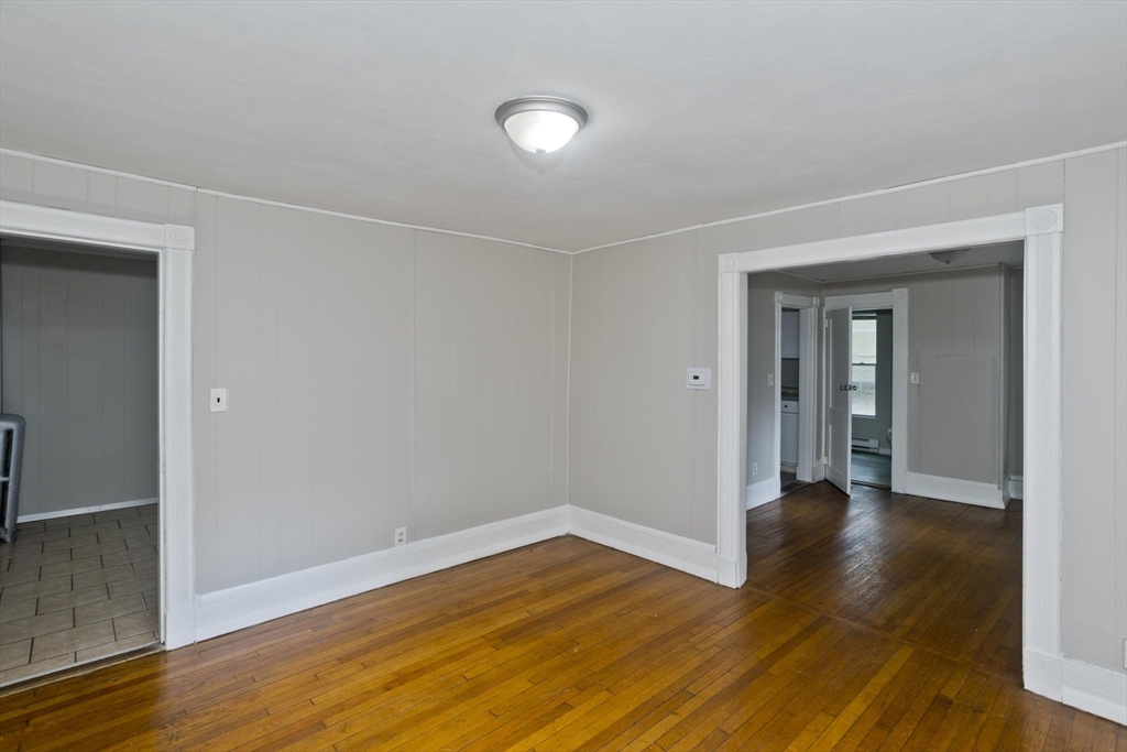 45 Orchard Street Springfield, MA 01107 - Photo 13 of 29