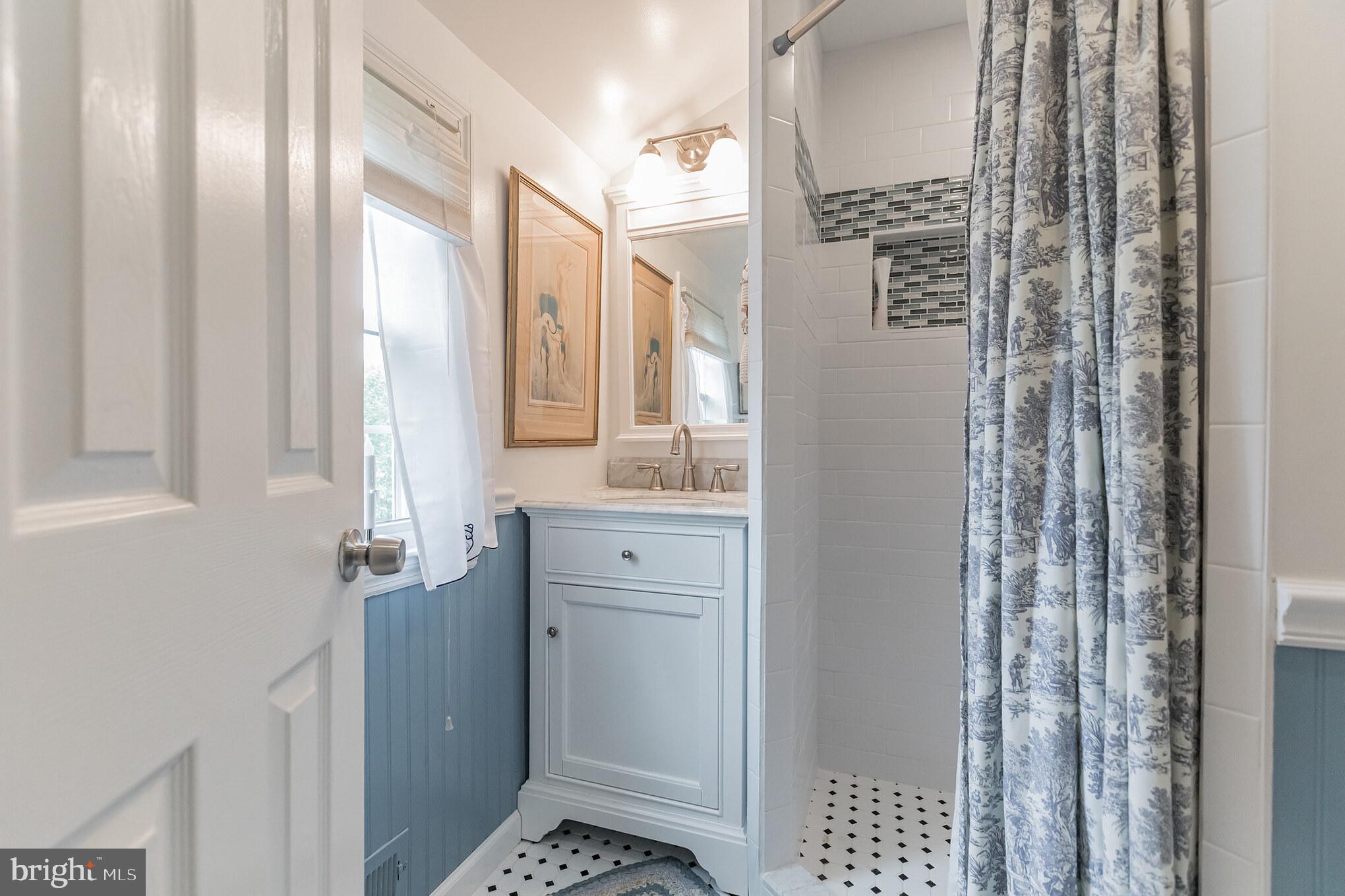 141 Pearl Croft Road Cherry Hill, NJ 08034 - Photo 27 of 36 Master Bathroom