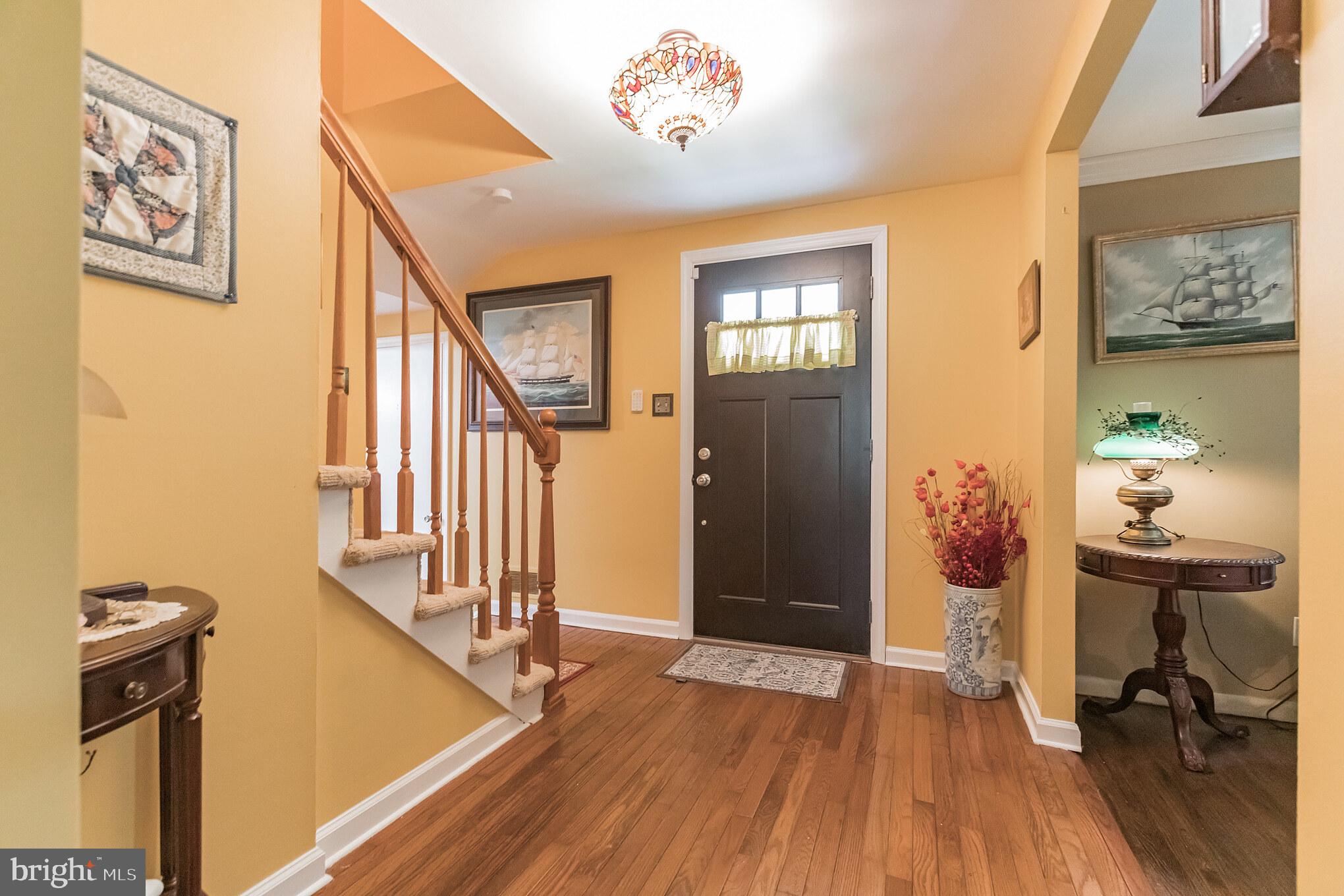 141 Pearl Croft Road Cherry Hill, NJ 08034 - Photo 5 of 36 Foyer