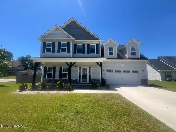 $2,300 | 303 Breezeway Drive, Sneads Ferry, NC 28460