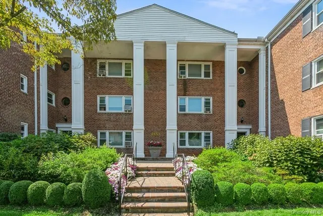 $2,550 | 1833 Palmer Avenue, Unit 3E, Larchmont, NY 10538