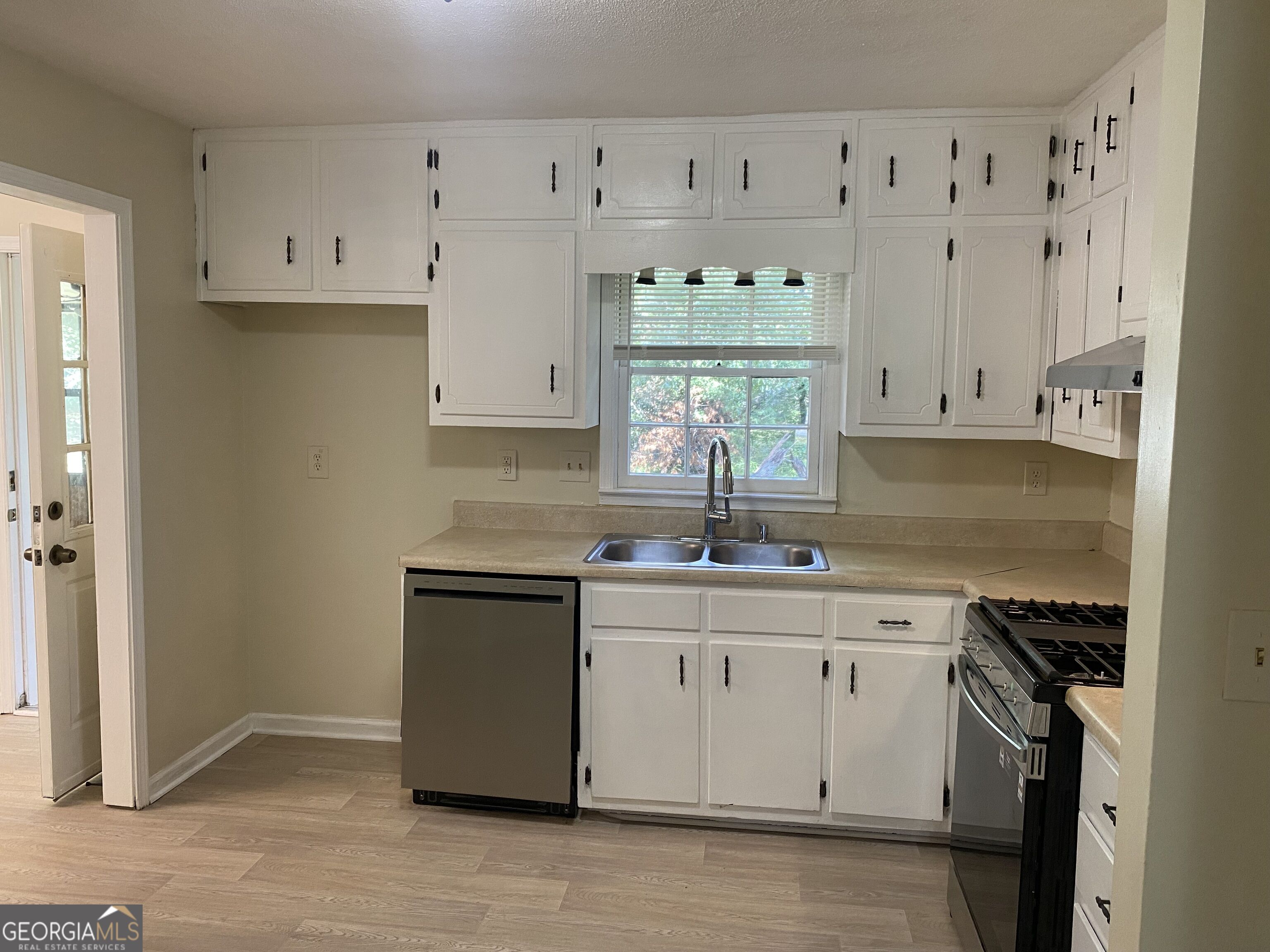 3534 Basswood Court Decatur, GA 30034 - Photo 15 of 38 Gallery Image 15
