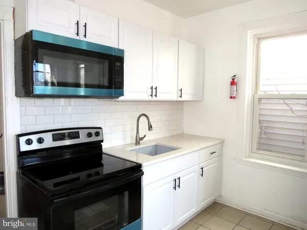 $1,325 | 356 East Walnut Lane, Unit 2, Philadelphia, PA 19144