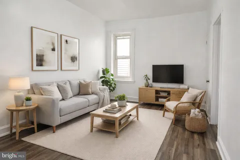 $1,400 | 356 East Walnut Lane, Unit 2, Philadelphia, PA 19144