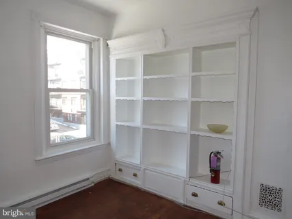 $1,400 | 356 East Walnut Lane, Unit 2, Philadelphia, PA 19144