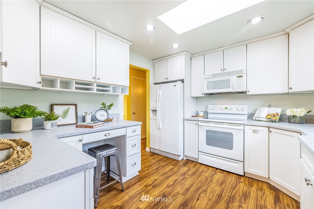 7925 186th Street Southwest Edmonds, WA 98026 - Photo 15 of 40 Gallery Image 15
