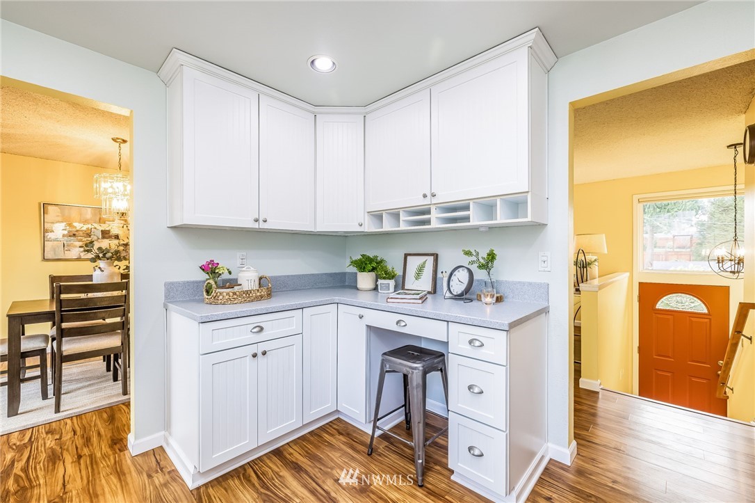 7925 186th Street Southwest Edmonds, WA 98026 - Photo 16 of 40 Gallery Image 16