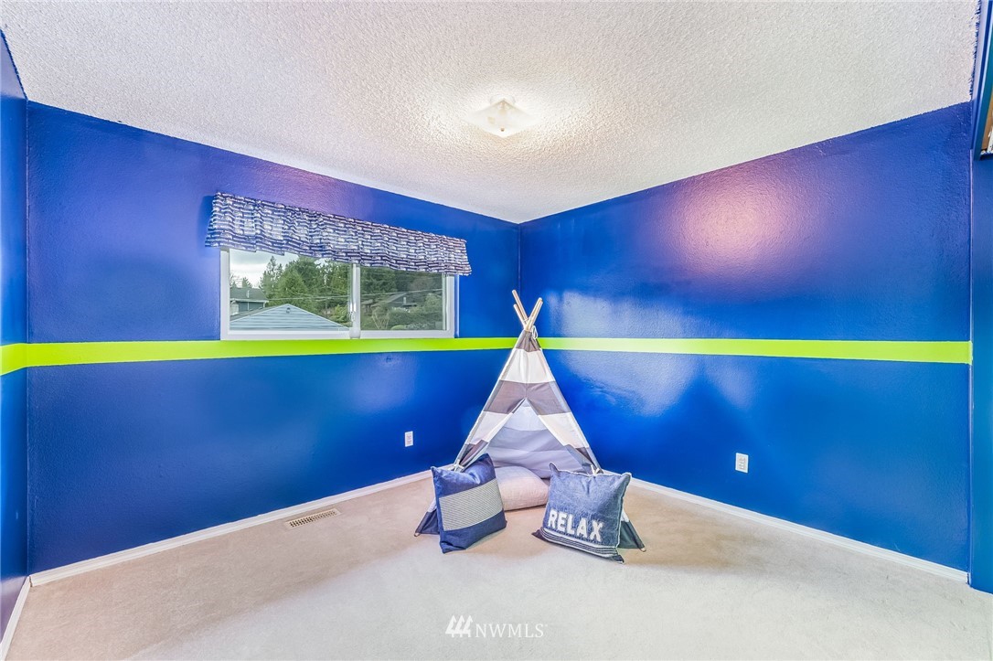 7925 186th Street Southwest Edmonds, WA 98026 - Photo 25 of 40 Gallery Image 25