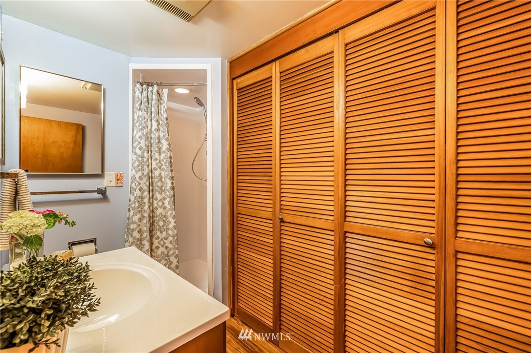 7925 186th Street Southwest Edmonds, WA 98026 - Photo 32 of 40 Gallery Image 32