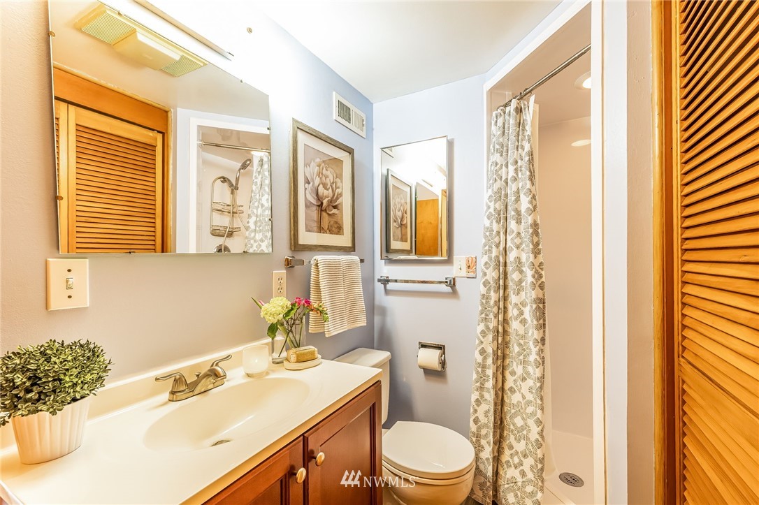 7925 186th Street Southwest Edmonds, WA 98026 - Photo 33 of 40 Gallery Image 33