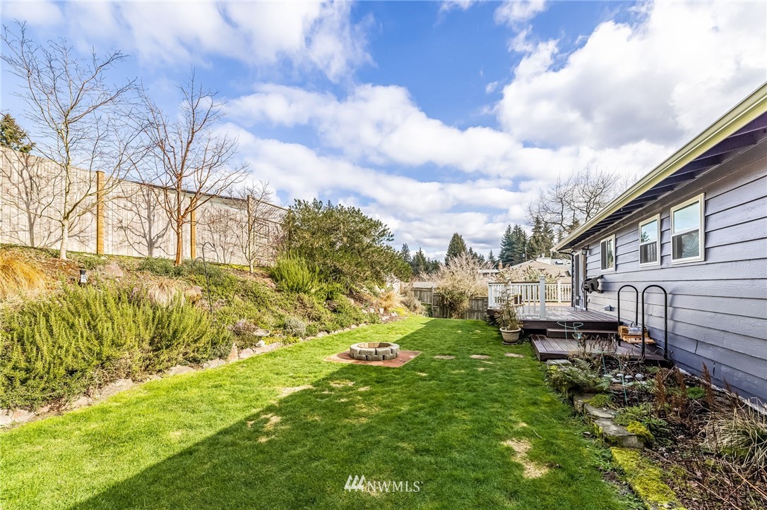 7925 186th Street Southwest Edmonds, WA 98026 - Photo 37 of 40 Gallery Image 37
