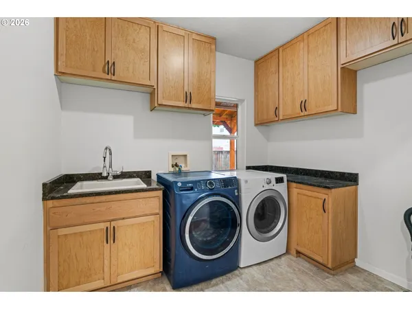 $612,999 | 825 Waverly Street, Eugene, OR 97401