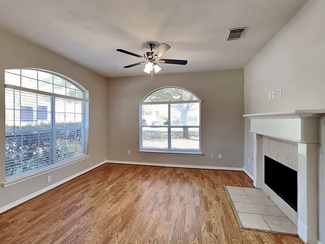 $1,915 | 28919 Hidden Lake Court, Magnolia, TX 77354