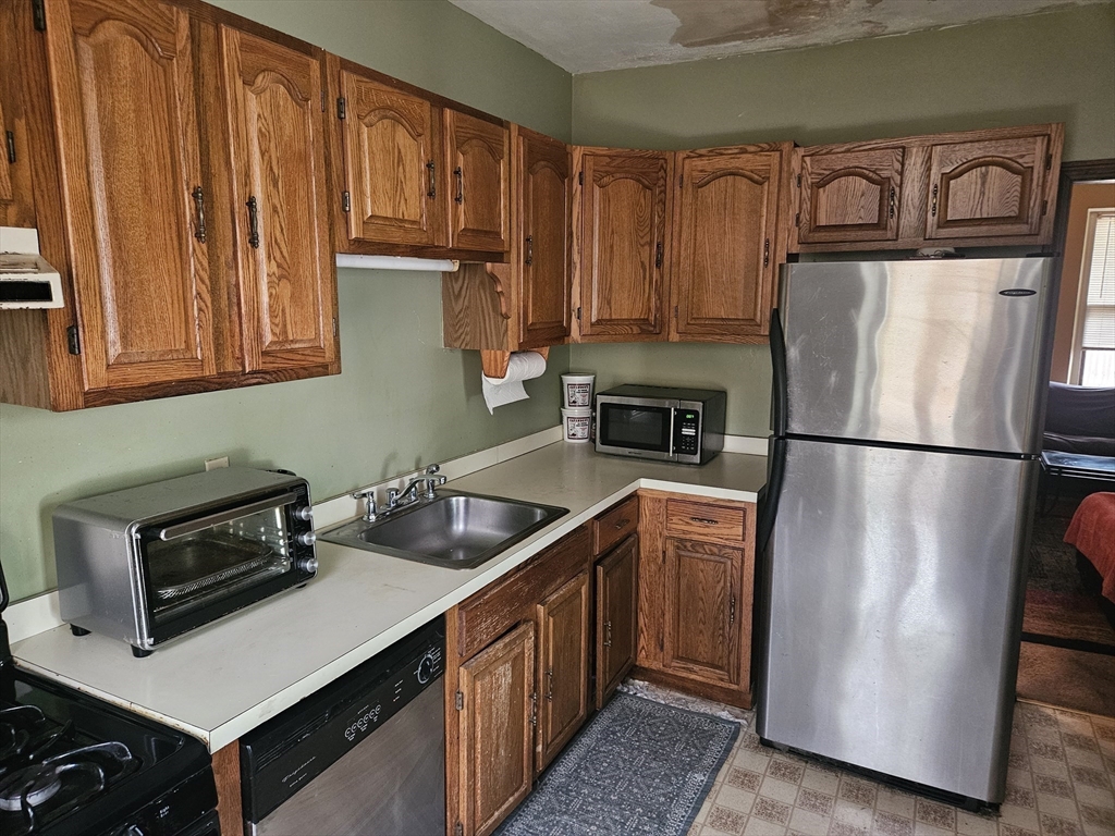 325 Mammoth Road, Unit 1 Lowell, MA 01854 - Photo 6 of 16