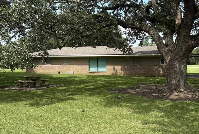 $265,000 | 2607 East Academy Avenue, Jennings, LA 70546