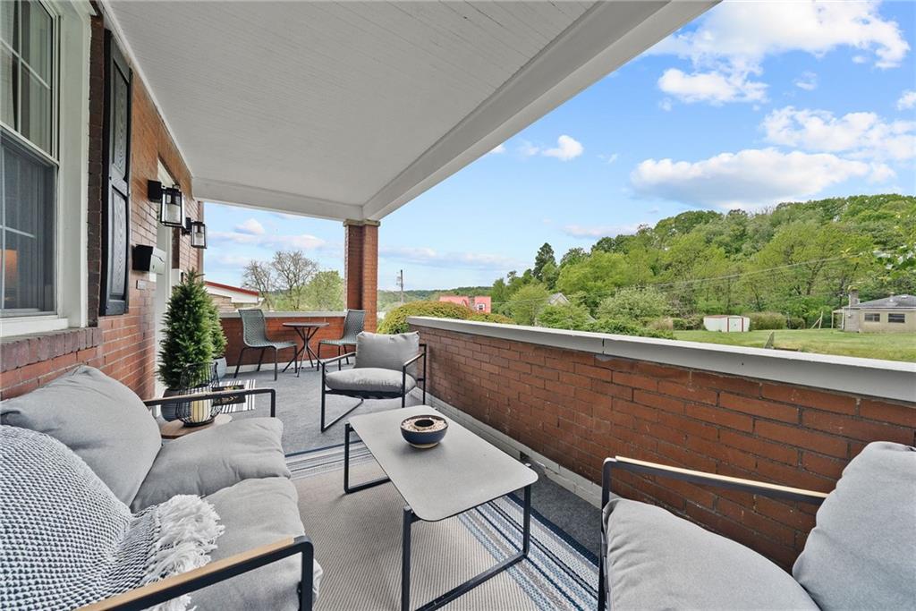 1819 Ridge Avenue Coraopolis, PA 15108 - Photo 3 of 50 Gallery Image 3