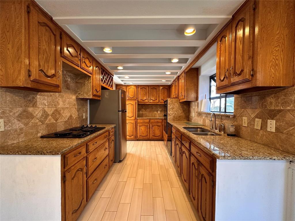 1030 Clinton Street Carrollton, TX 75007 - Photo 12 of 33