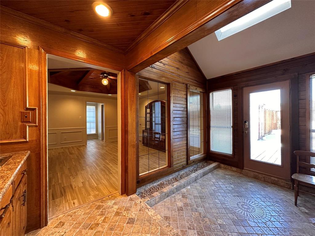 1030 Clinton Street Carrollton, TX 75007 - Photo 21 of 33