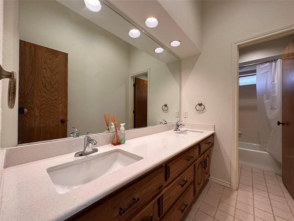 1030 Clinton Street Carrollton, TX 75007 - Photo 29 of 33