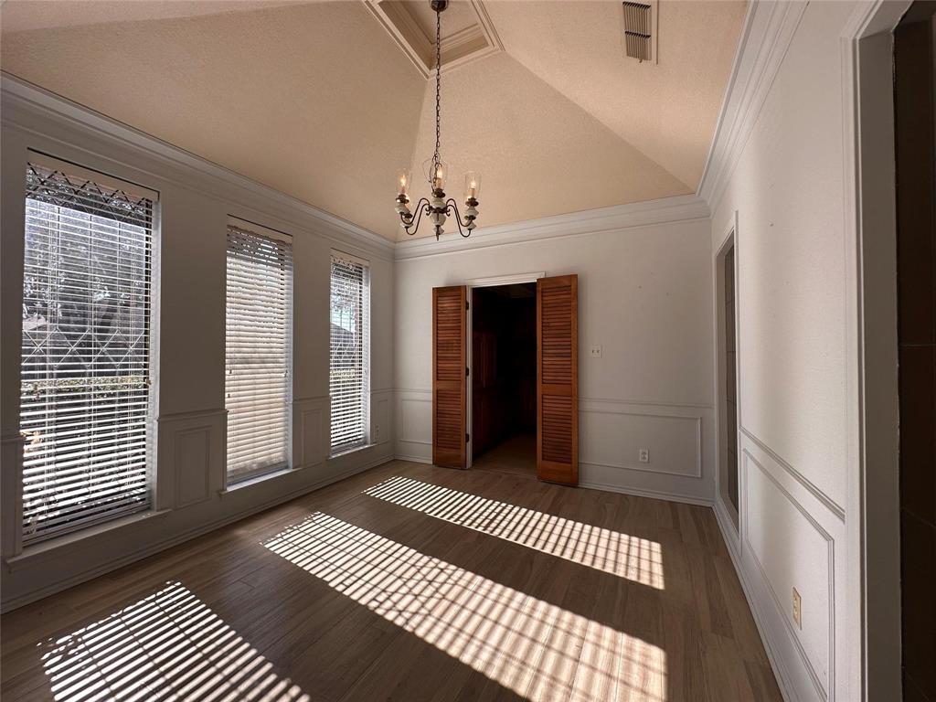 1030 Clinton Street Carrollton, TX 75007 - Photo 5 of 33