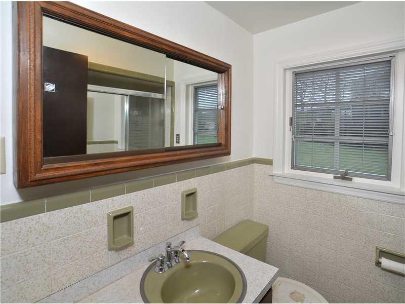 306 Murrysville Road Level Green, PA 15085 - Photo 16 of 21 Full Bath.