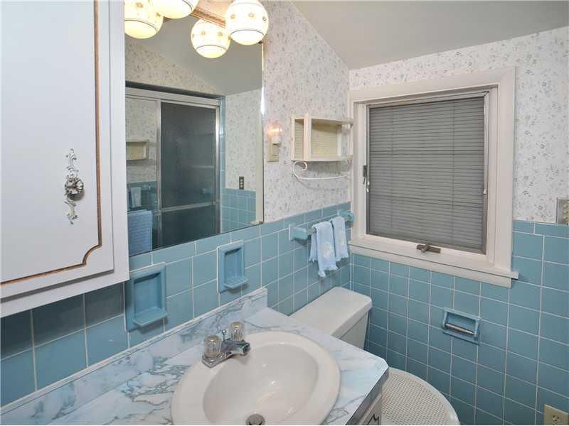 306 Murrysville Road Level Green, PA 15085 - Photo 17 of 21 Full Bath.