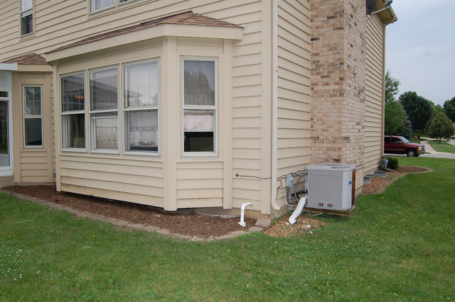 680 Red Maple Lane Roselle, IL 60172 - Photo 3 of 18