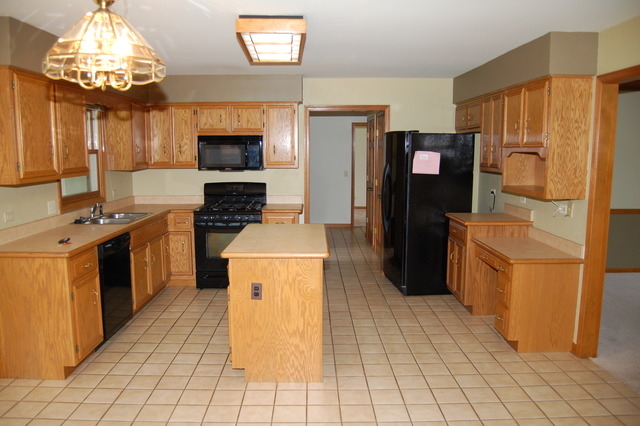 680 Red Maple Lane Roselle, IL 60172 - Photo 7 of 18