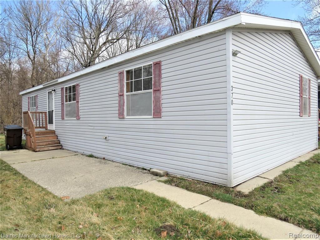 370 Rustic Lane Belleville, MI 48111 - Photo 1 of 29