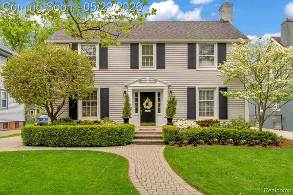$780,000 | 784 University Place, Grosse Pointe, MI 48230
