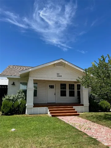 $2,100 | 2468 Gruene Road, New Braunfels, TX 78130