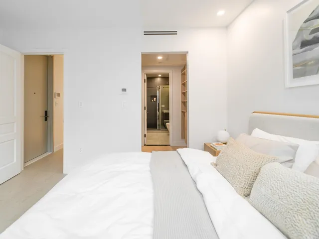 $2,250,000 | 636 Lorimer Street, Unit 1 | Williamsburg