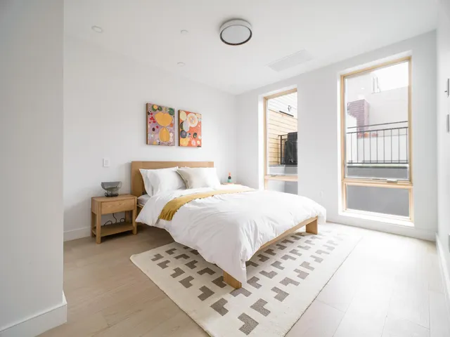 $2,250,000 | 636 Lorimer Street, Unit 1 | Williamsburg