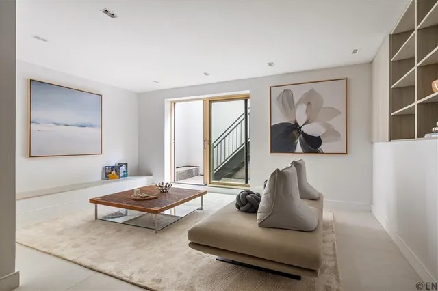$2,250,000 | 636 Lorimer Street, Unit 1 | Williamsburg