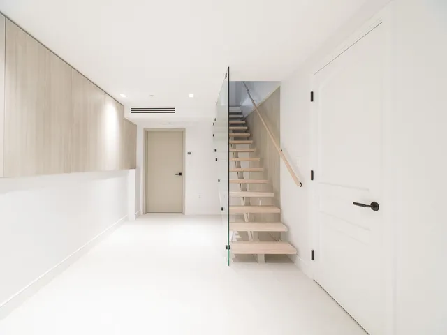 $2,250,000 | 636 Lorimer Street, Unit 1 | Williamsburg