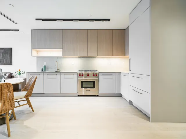 $2,250,000 | 636 Lorimer Street, Unit 1 | Williamsburg