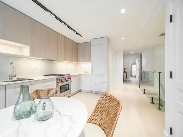 $2,250,000 | 636 Lorimer Street, Unit 1 | Williamsburg